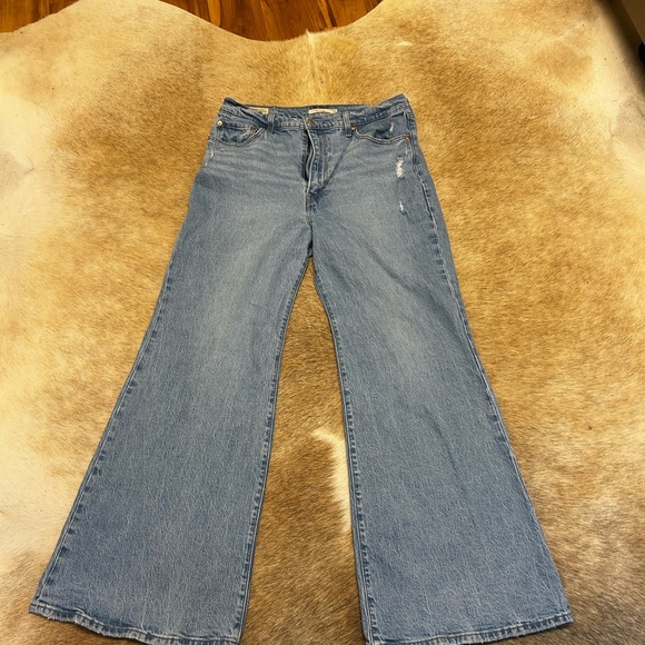 Levi's Denim - Levi's Premium Ribcage Bell Jeans🔥🔥♥️